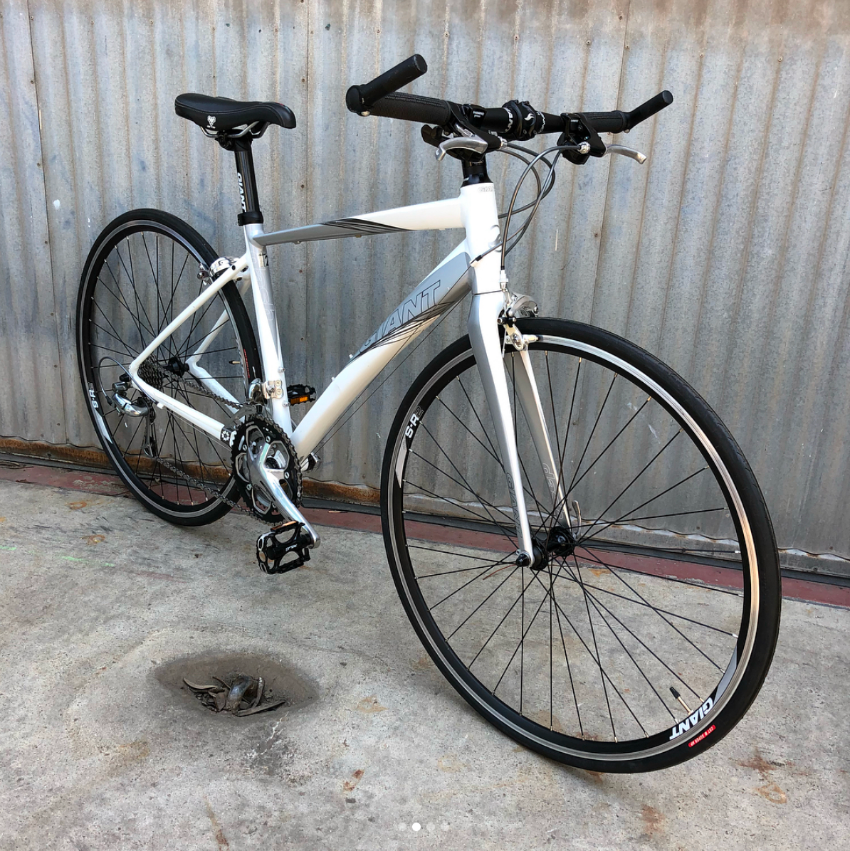 Giant High Spec - Light Weight - Small - Flatbar Road Bike