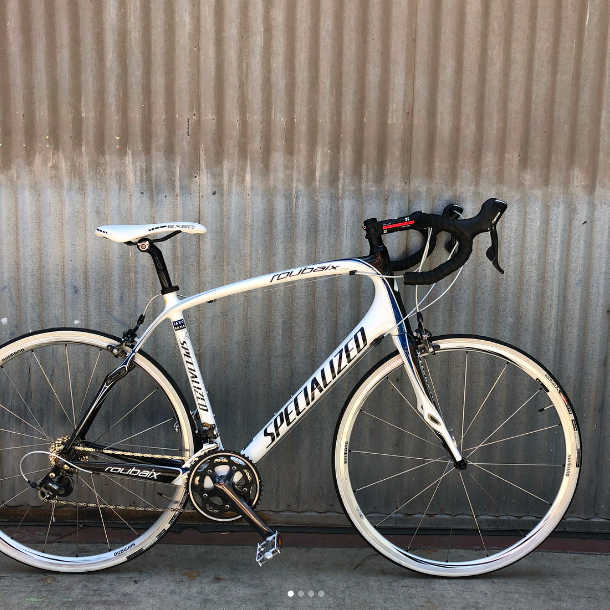 Specialzied Roubaix - Full Carbon - Large - 105 Equipped Road Bike