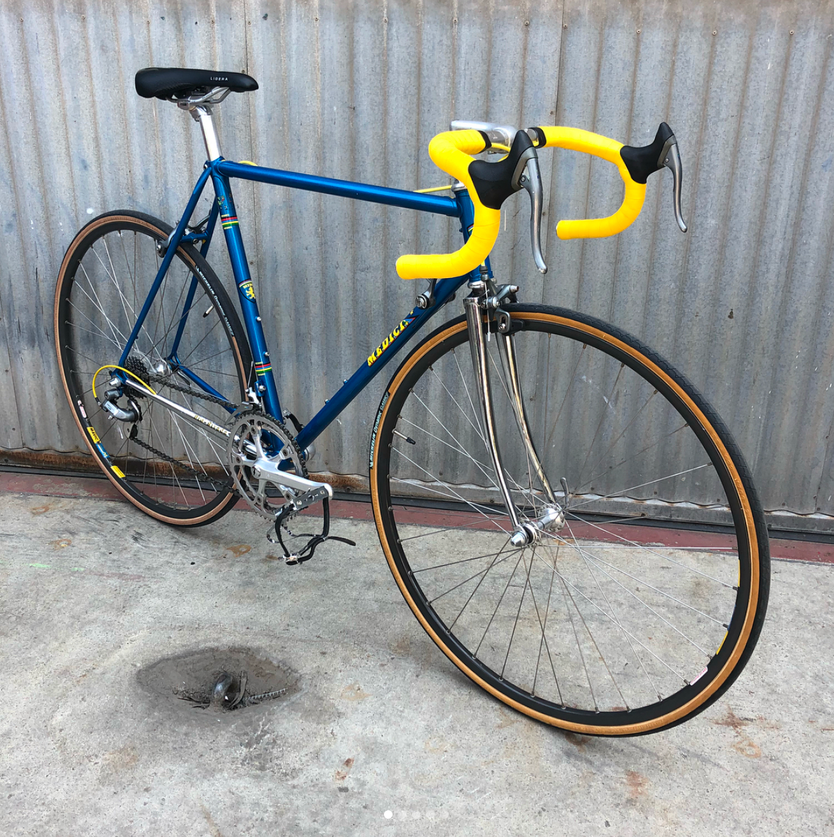 Medici - Classic L'Eroica Road Bike in 55 CM - Built with Shimano 600 Tri-Color Components
