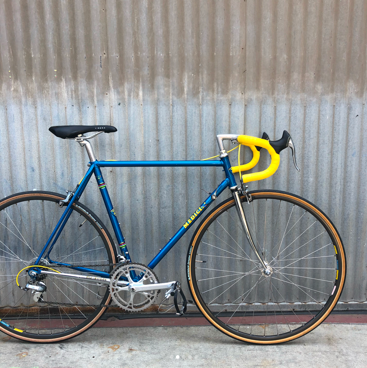 Medici - Classic L'Eroica Road Bike in 55 CM - Built with Shimano 600 Tri-Color Components